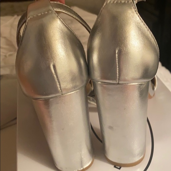Carson silver block heel Steve Madden shoe - Picture 4 of 6